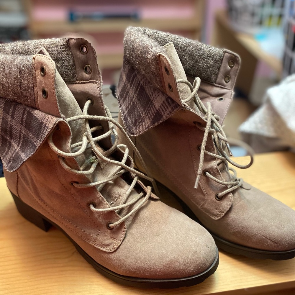 Ankle boots